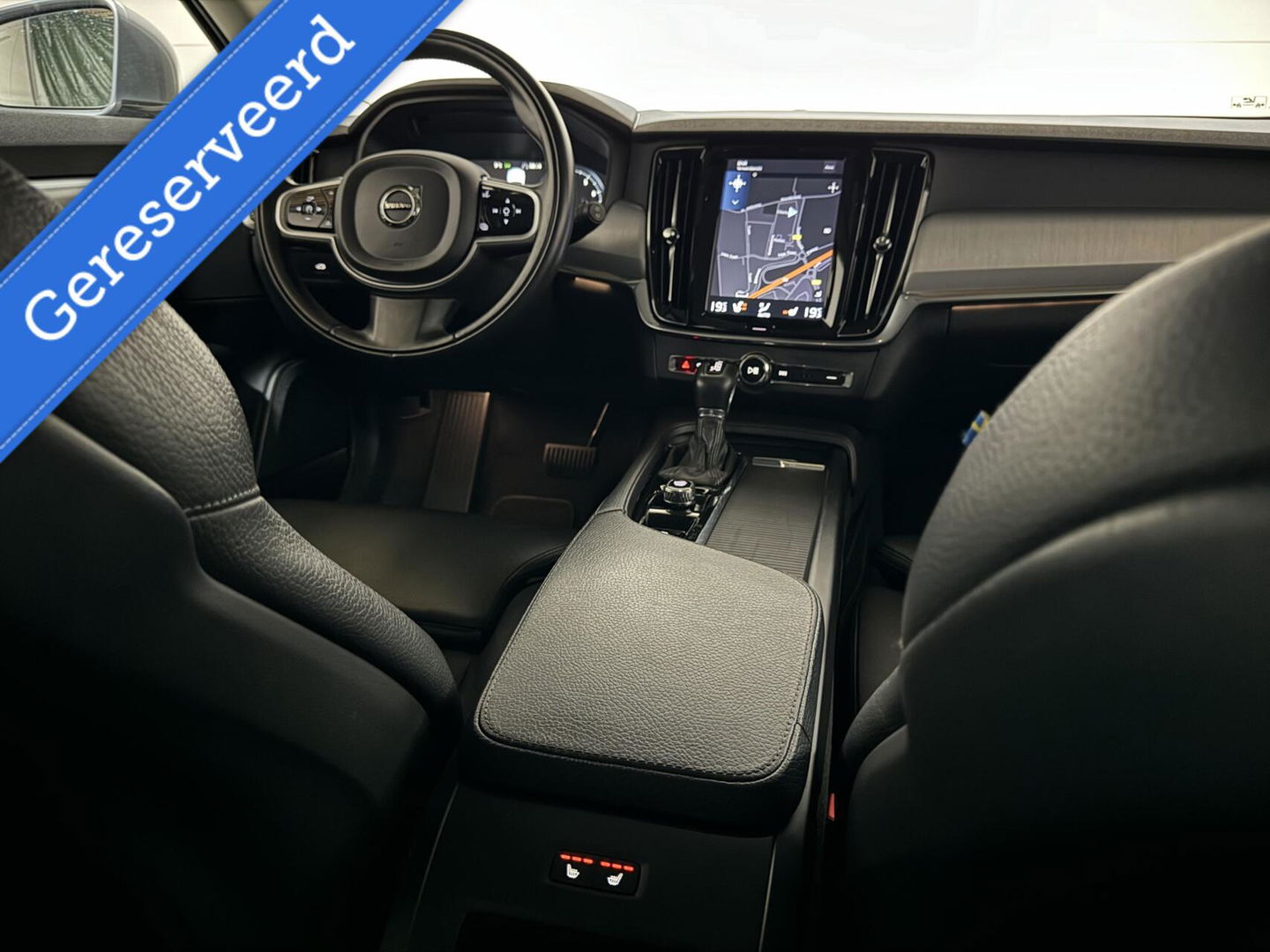 Volvo V90 2.0 T4 Momentum Leer Carplay Autopilot Trekh. NAP