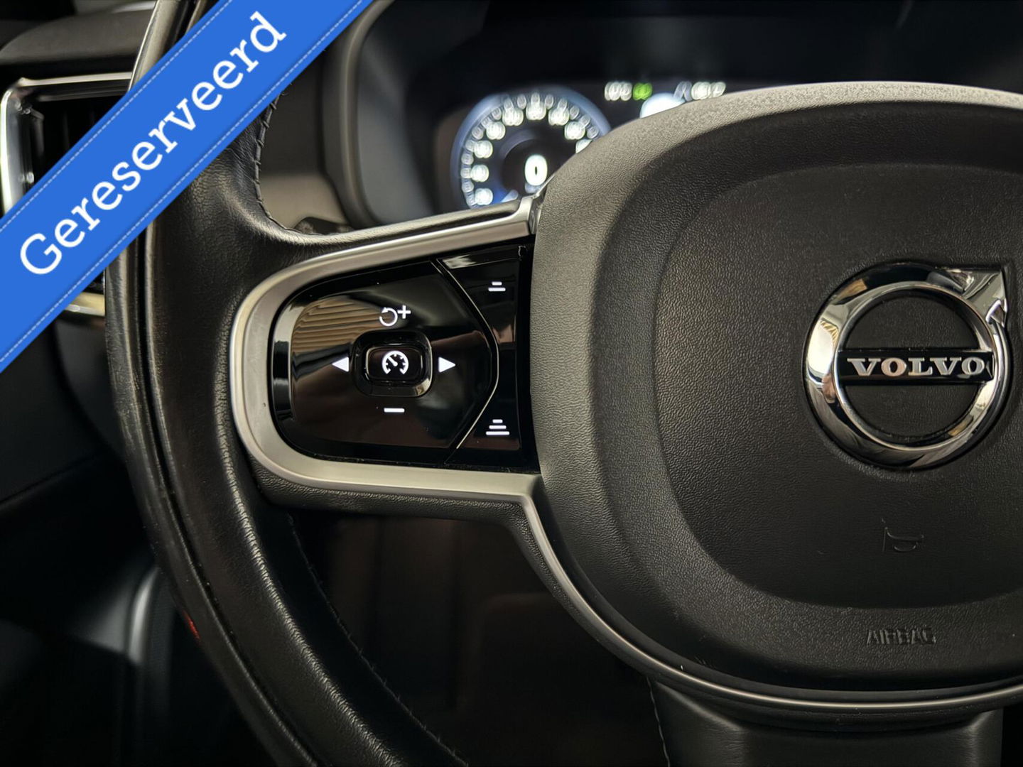 Volvo V90 2.0 T4 Momentum Leer Carplay Autopilot Trekh. NAP