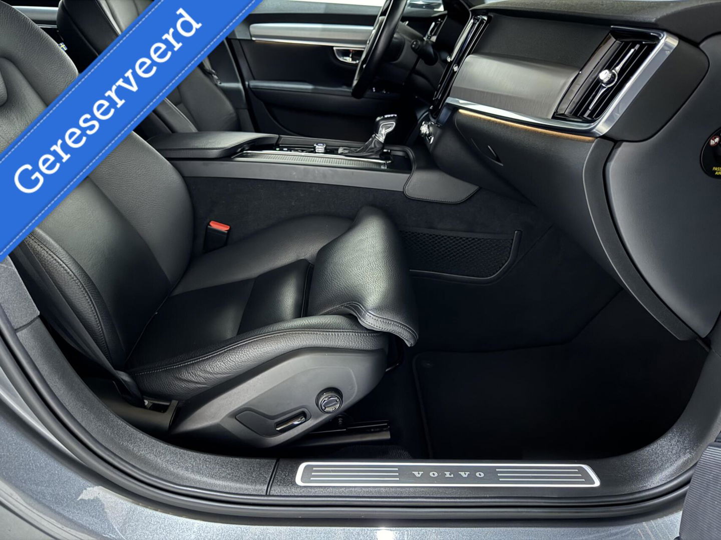 Volvo V90 2.0 T4 Momentum Leer Carplay Autopilot Trekh. NAP