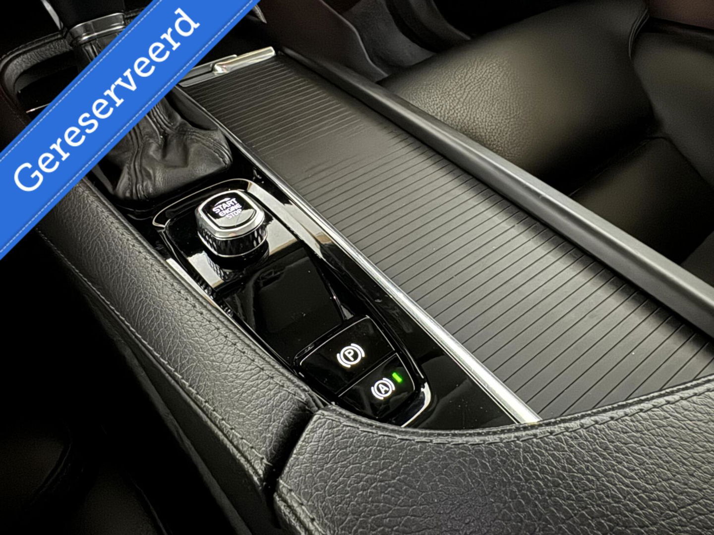 Volvo V90 2.0 T4 Momentum Leer Carplay Autopilot Trekh. NAP