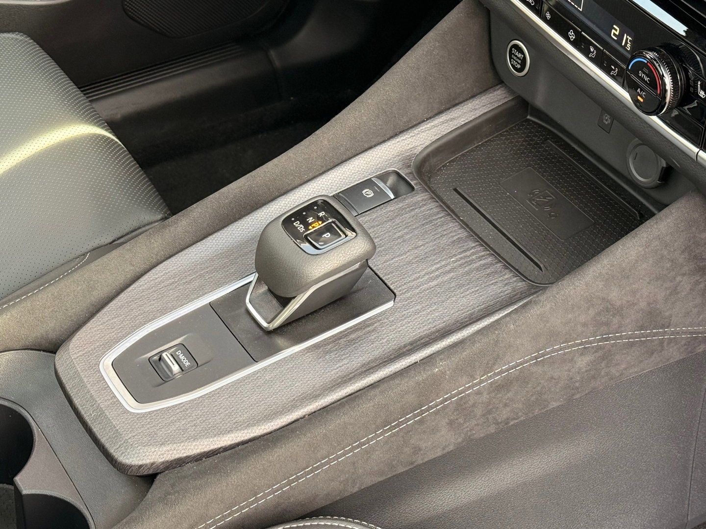 Nissan QASHQAI 1.3 MHEV Xtronic Tekna Plus I Massage I H.U.D I BOSE I Matrix Led