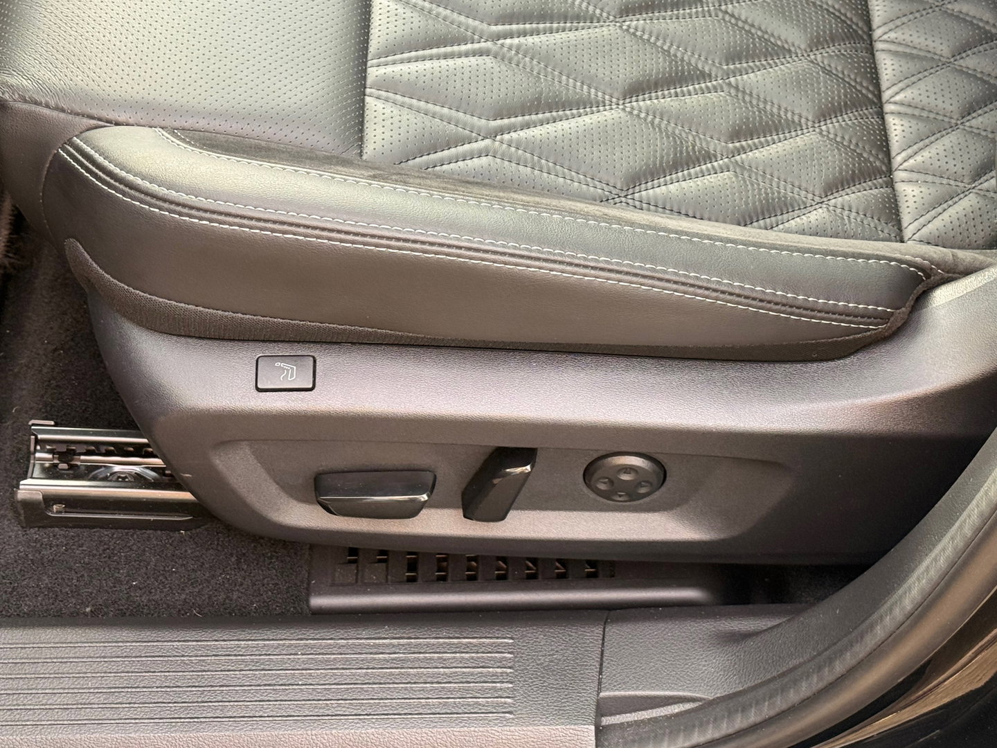 Nissan QASHQAI 1.3 MHEV Xtronic Tekna Plus I Massage I H.U.D I BOSE I Matrix Led