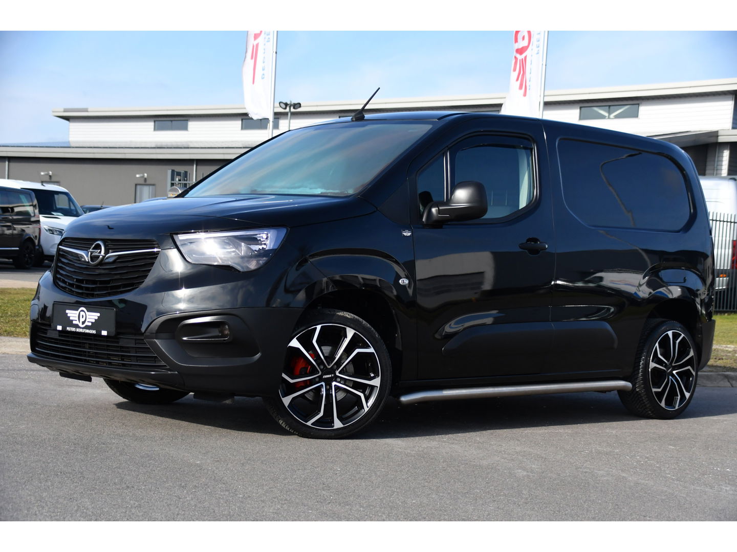 Opel Combo 1.5D L1H1 Black Edition Cruise, Carplay, 102pk, Multimedia, Trekhaak, Airco, Sensoren, Uniek!