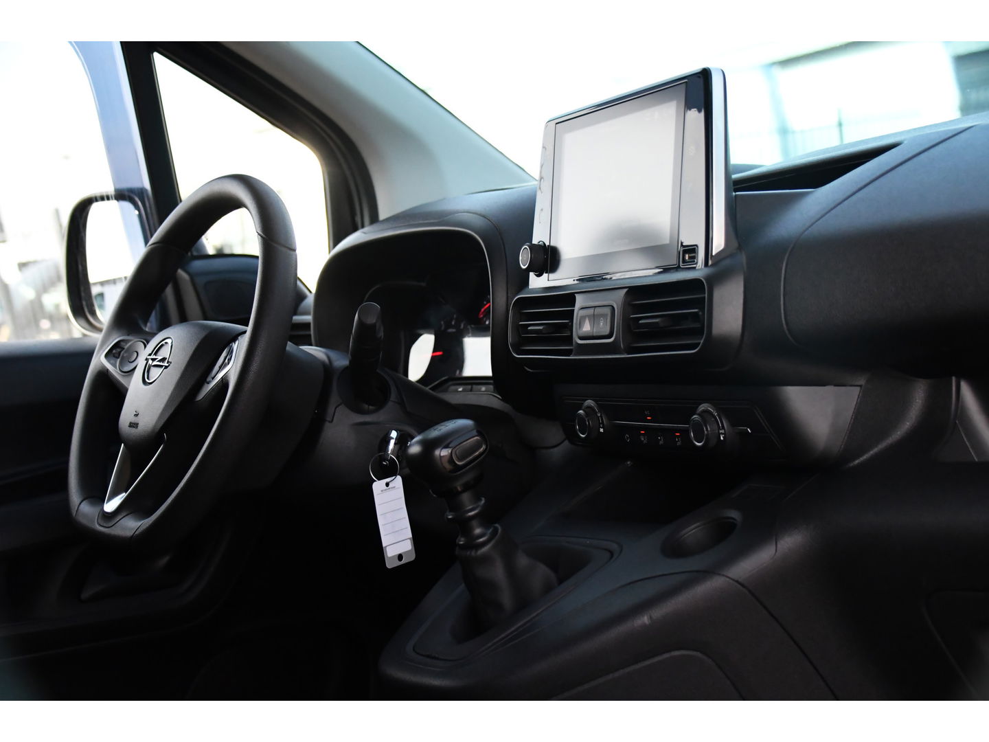 Opel Combo 1.5D L1H1 Black Edition Cruise, Carplay, 102pk, Multimedia, Trekhaak, Airco, Sensoren, Uniek!