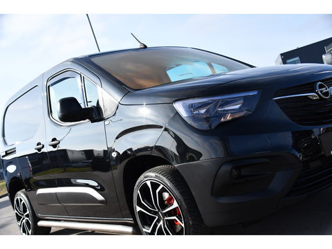 Opel Combo 1.5D L1H1 Black Edition Cruise, Carplay, 102pk, Multimedia, Trekhaak, Airco, Sensoren, Uniek!