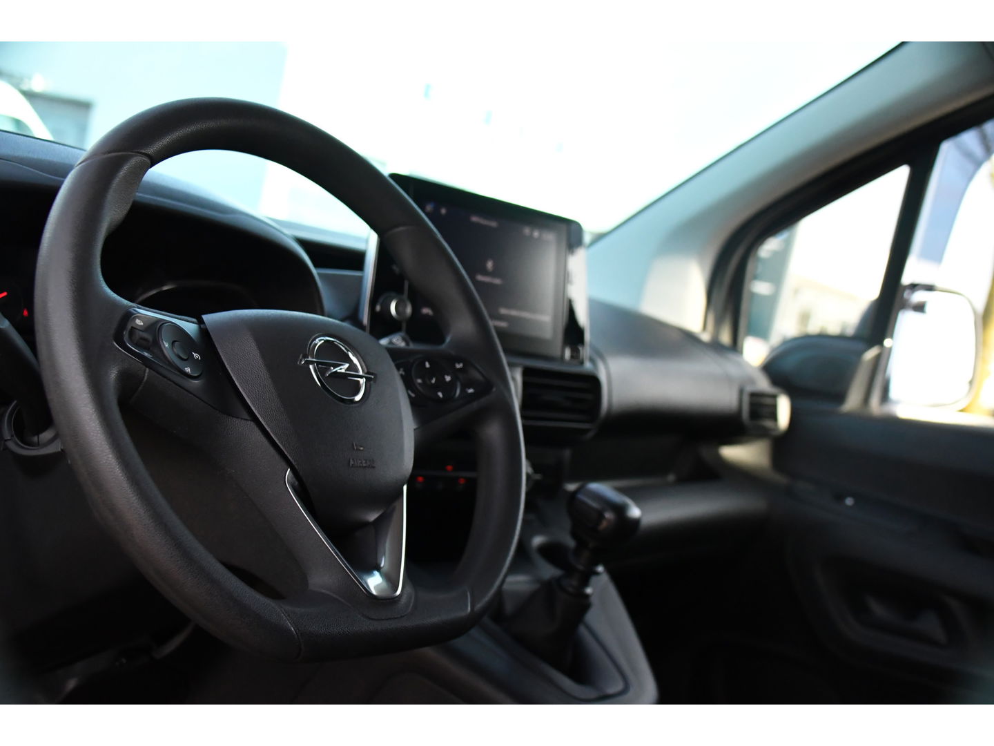 Opel Combo 1.5D L1H1 Black Edition Cruise, Carplay, 102pk, Multimedia, Trekhaak, Airco, Sensoren, Uniek!