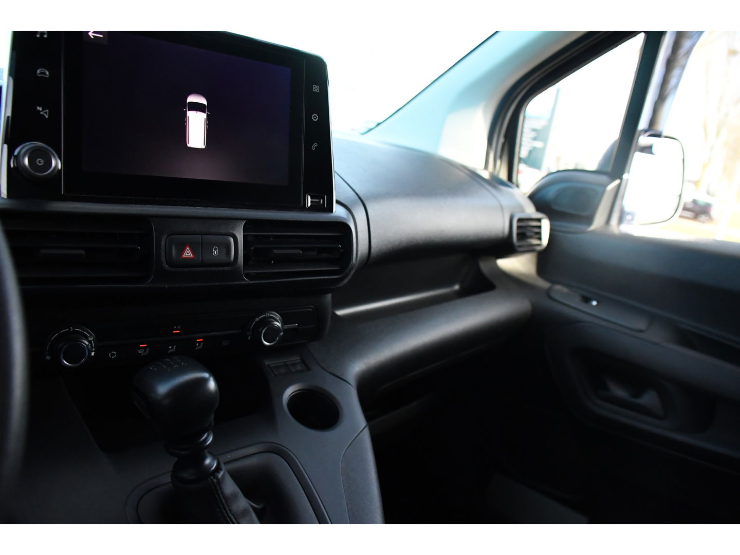 Opel Combo 1.5D L1H1 Black Edition Cruise, Carplay, 102pk, Multimedia, Trekhaak, Airco, Sensoren, Uniek!