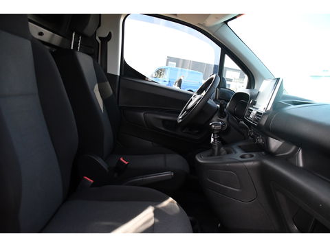 Opel Combo 1.5D L1H1 Black Edition Cruise, Carplay, 102pk, Multimedia, Trekhaak, Airco, Sensoren, Uniek!