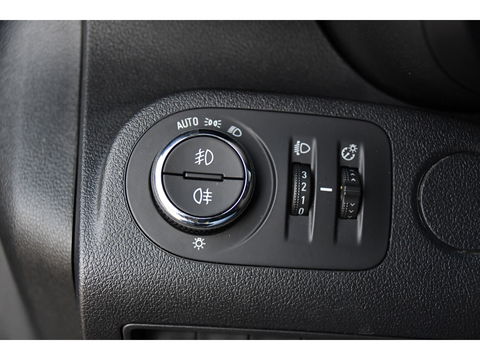 Opel Combo 1.5D L1H1 Black Edition Cruise, Carplay, 102pk, Multimedia, Trekhaak, Airco, Sensoren, Uniek!