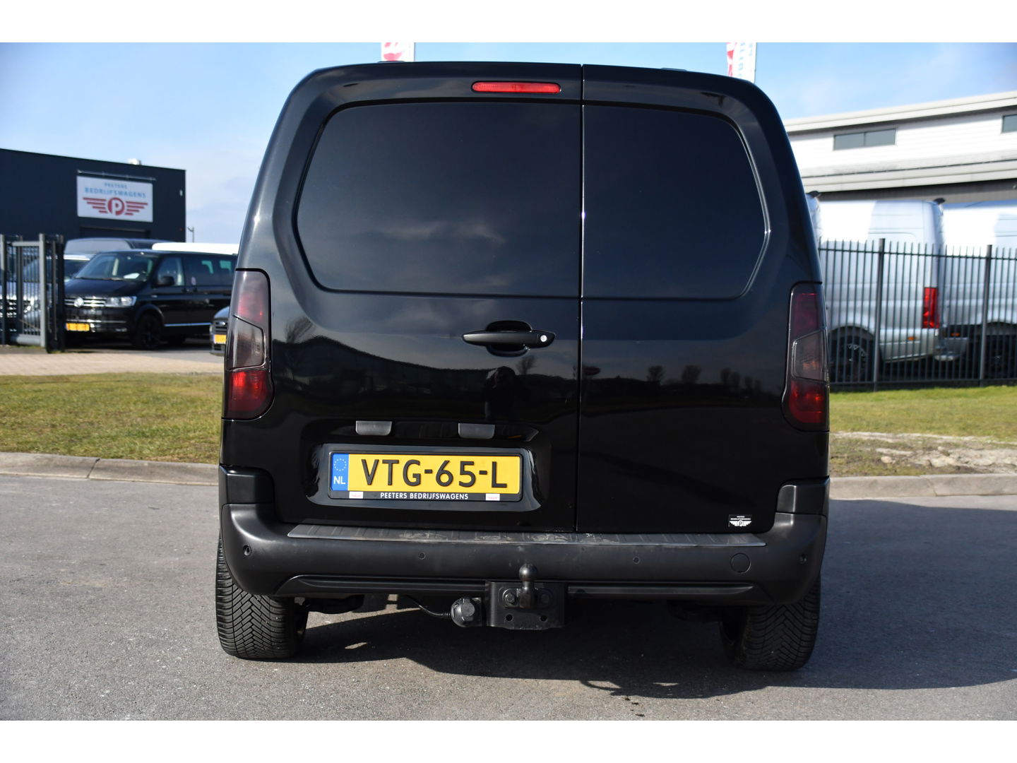 Opel Combo 1.5D L1H1 Black Edition Cruise, Carplay, 102pk, Multimedia, Trekhaak, Airco, Sensoren, Uniek!
