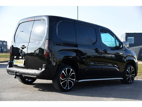 Opel Combo 1.5D L1H1 Black Edition Cruise, Carplay, 102pk, Multimedia, Trekhaak, Airco, Sensoren, Uniek!