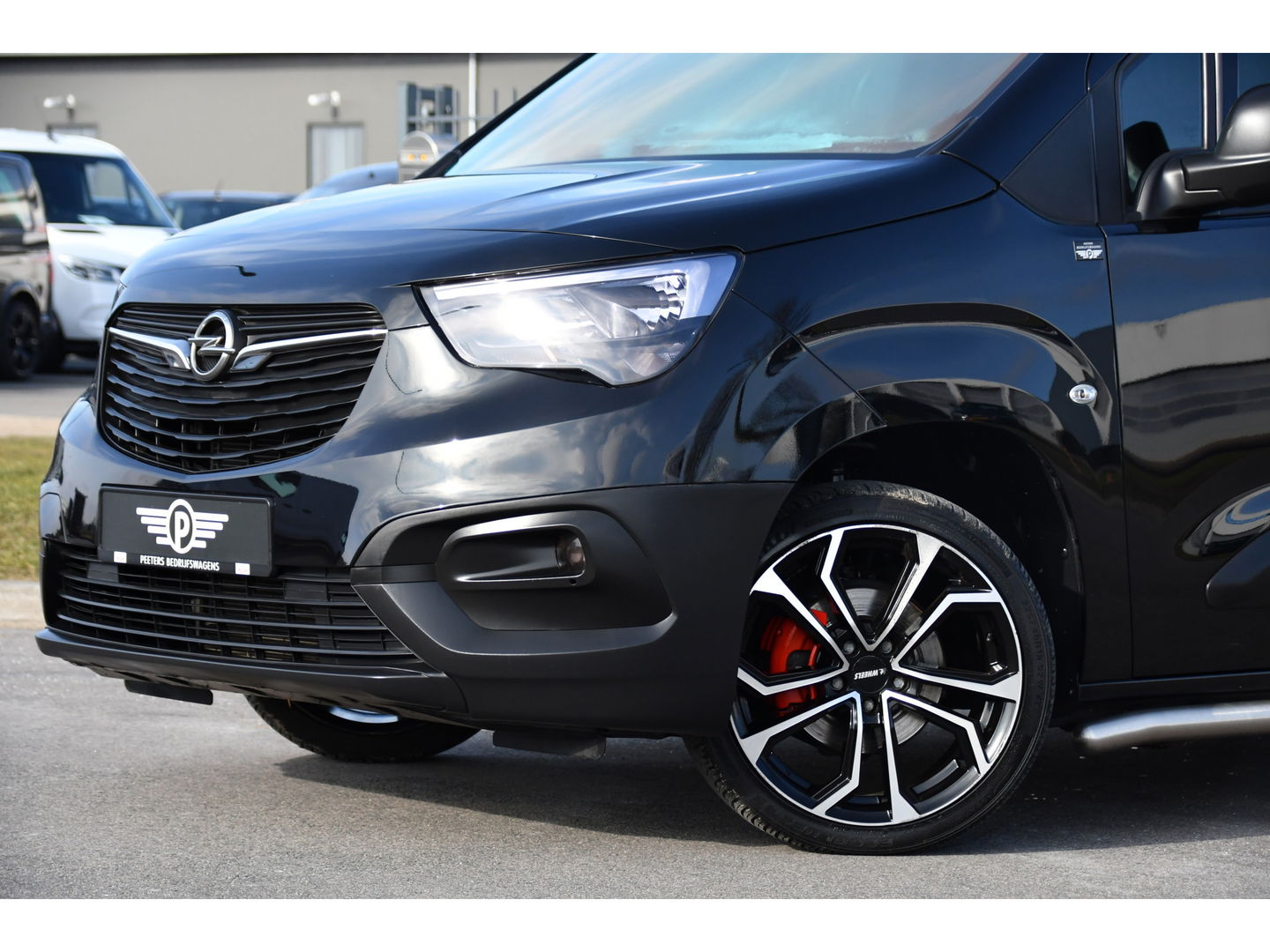Opel Combo 1.5D L1H1 Black Edition Cruise, Carplay, 102pk, Multimedia, Trekhaak, Airco, Sensoren, Uniek!