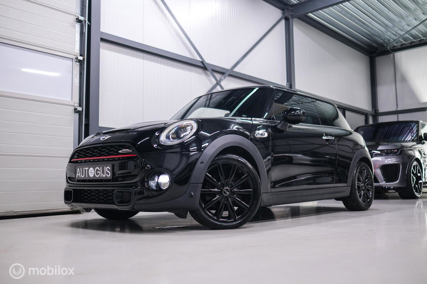 MINI Mini 2.0 Cooper S JCW Package | Kuipstoelen | JCW exhaust | Camera | Adaptive cruise | HUD | Xenon | Flippers |