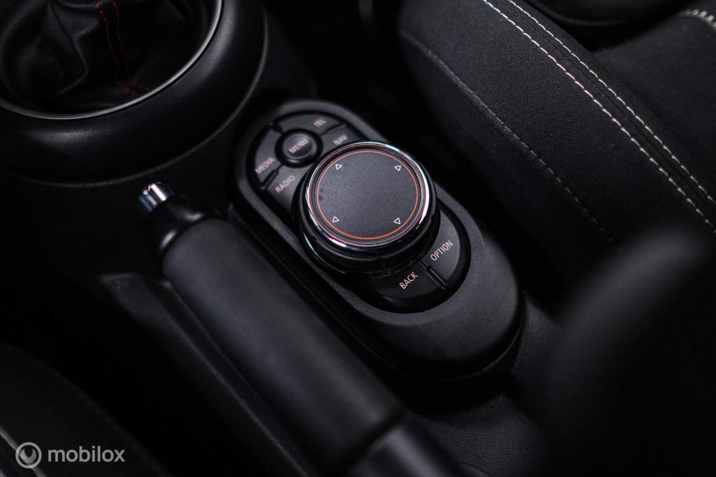 MINI Mini 2.0 Cooper S JCW Package | Kuipstoelen | JCW exhaust | Camera | Adaptive cruise | HUD | Xenon | Flippers |