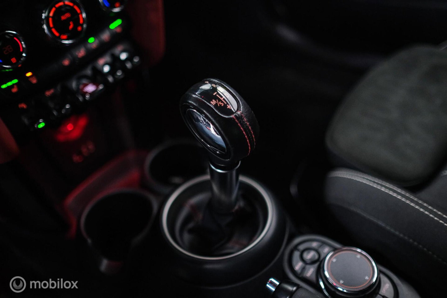 MINI Mini 2.0 Cooper S JCW Package | Kuipstoelen | JCW exhaust | Camera | Adaptive cruise | HUD | Xenon | Flippers |