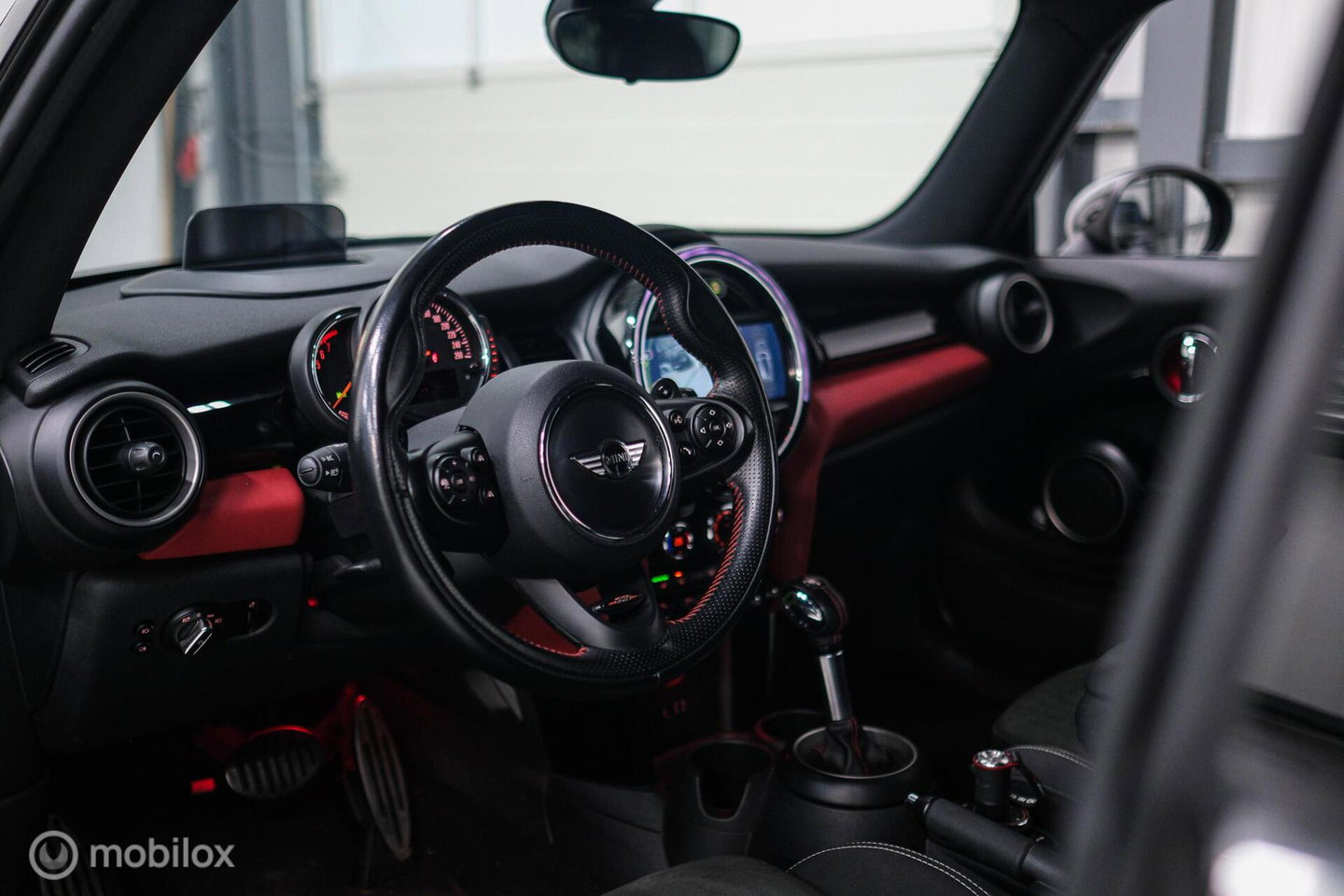 MINI Mini 2.0 Cooper S JCW Package | Kuipstoelen | JCW exhaust | Camera | Adaptive cruise | HUD | Xenon | Flippers |