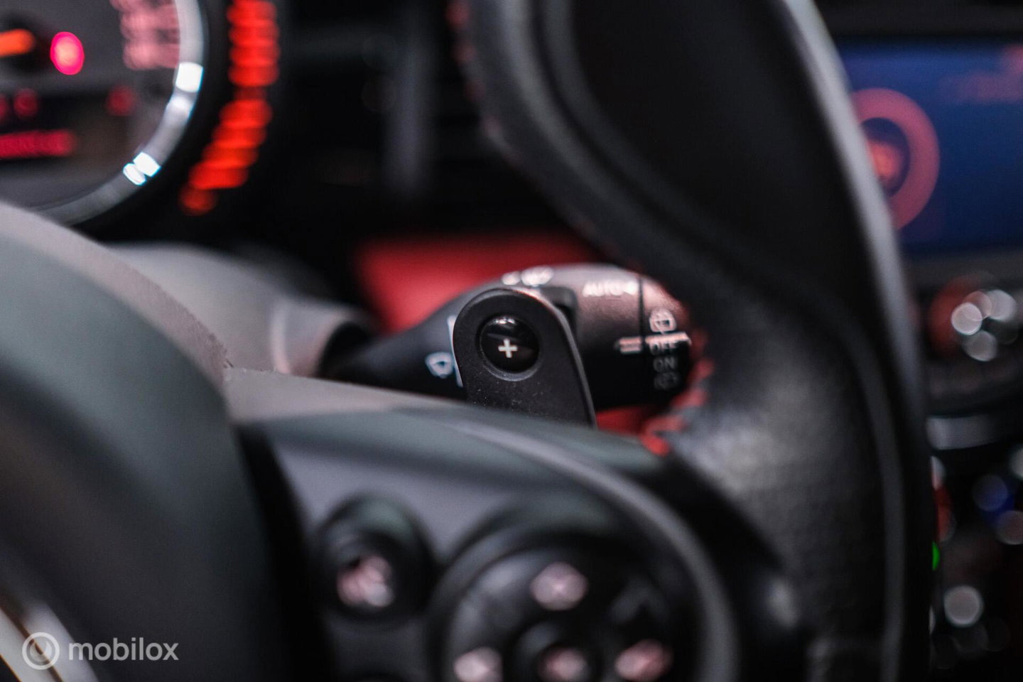 MINI Mini 2.0 Cooper S JCW Package | Kuipstoelen | JCW exhaust | Camera | Adaptive cruise | HUD | Xenon | Flippers |