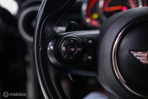 MINI Mini 2.0 Cooper S JCW Package | Kuipstoelen | JCW exhaust | Camera | Adaptive cruise | HUD | Xenon | Flippers |