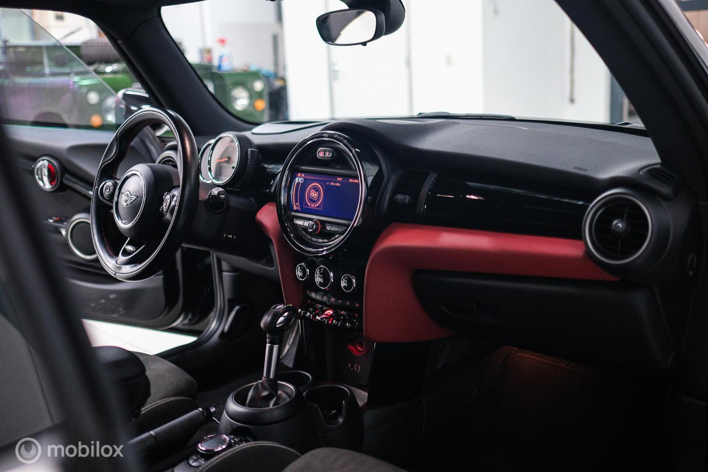 MINI Mini 2.0 Cooper S JCW Package | Kuipstoelen | JCW exhaust | Camera | Adaptive cruise | HUD | Xenon | Flippers |