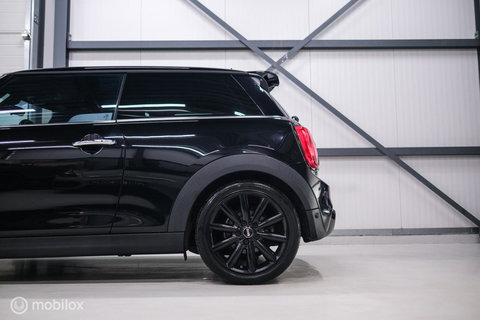 MINI Mini 2.0 Cooper S JCW Package | Kuipstoelen | JCW exhaust | Camera | Adaptive cruise | HUD | Xenon | Flippers |