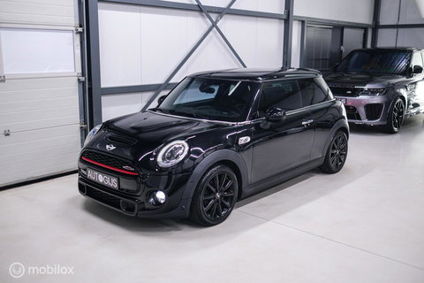 MINI Mini 2.0 Cooper S JCW Package | Kuipstoelen | JCW exhaust | Camera | Adaptive cruise | HUD | Xenon | Flippers |