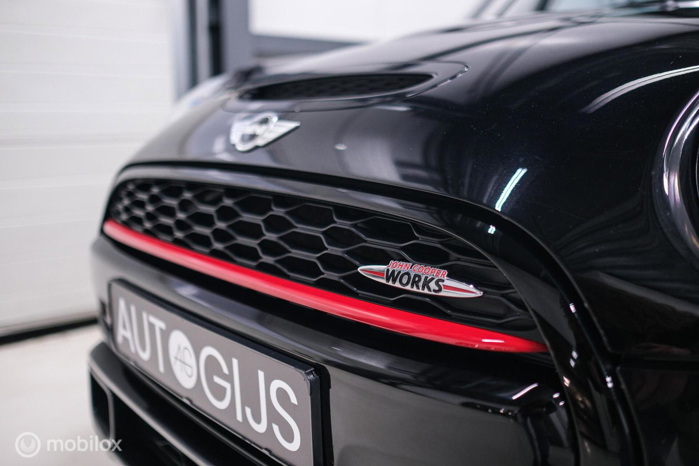 MINI Mini 2.0 Cooper S JCW Package | Kuipstoelen | JCW exhaust | Camera | Adaptive cruise | HUD | Xenon | Flippers |