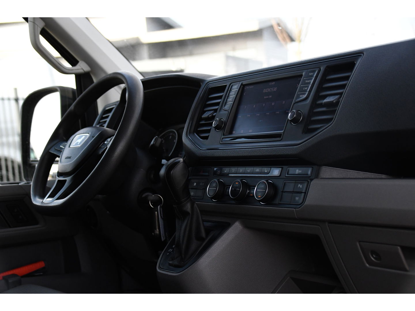 MAN TGE 2.0 L3H3 PB Edition Camera, Cruise, Carplay, LED, Clima, Stoelverwarming, Trekhaak, 140pk, Sensoren, Leder, Uniek!