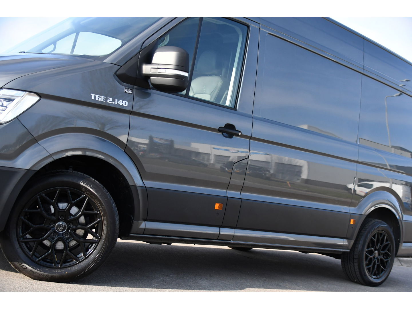 MAN TGE 2.0 L3H3 PB Edition Camera, Cruise, Carplay, LED, Clima, Stoelverwarming, Trekhaak, 140pk, Sensoren, Leder, Uniek!