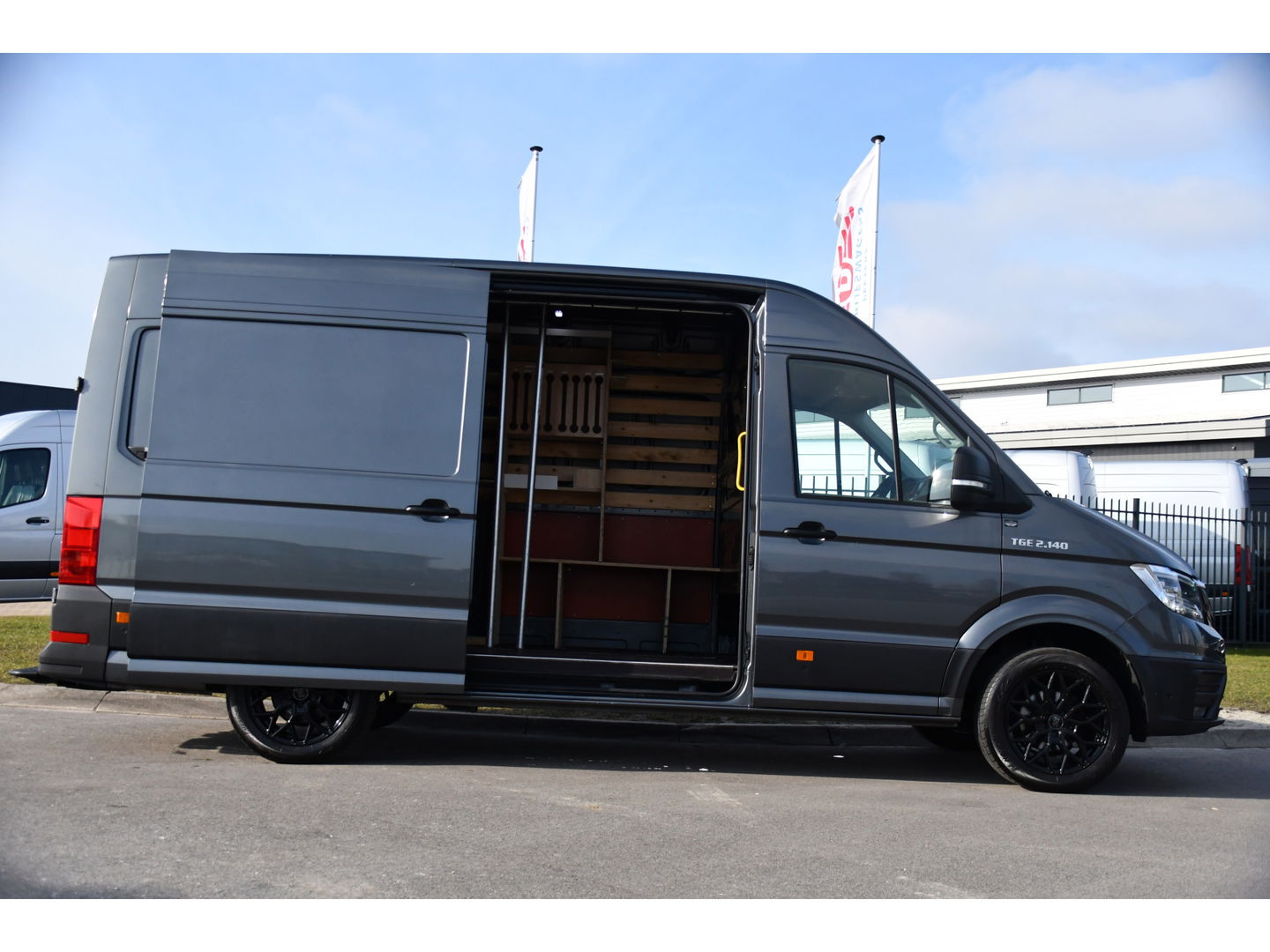 MAN TGE 2.0 L3H3 PB Edition Camera, Cruise, Carplay, LED, Clima, Stoelverwarming, Trekhaak, 140pk, Sensoren, Leder, Uniek!