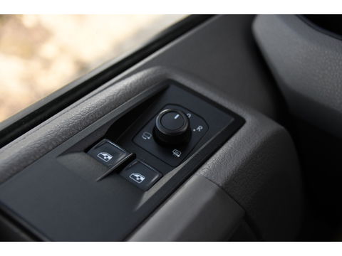 MAN TGE 2.0 L3H3 PB Edition Camera, Cruise, Carplay, LED, Clima, Stoelverwarming, Trekhaak, 140pk, Sensoren, Leder, Uniek!