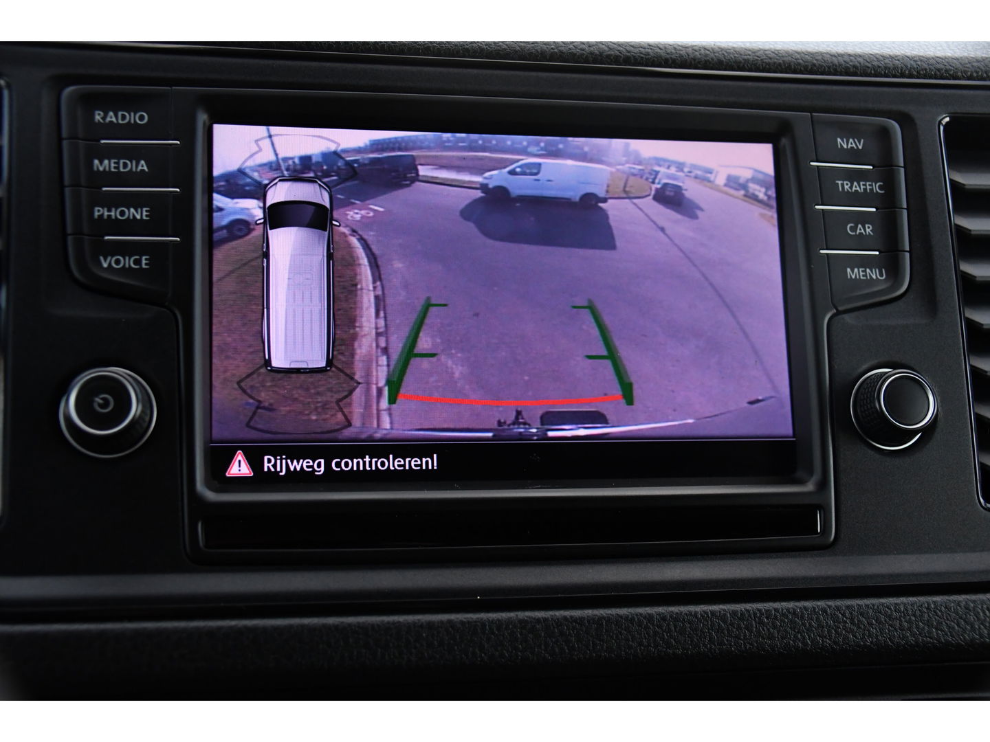 MAN TGE 2.0 L3H3 PB Edition Camera, Cruise, Carplay, LED, Clima, Stoelverwarming, Trekhaak, 140pk, Sensoren, Leder, Uniek!