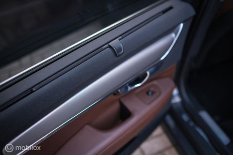 Volvo V90 2.0 T6 AWD Inscription 340 pk | Trekhaak | Panoramadak | Pine Grey | NL auto NAP | Camera | Dealer OH | 1e eigenaar | Zonnescher