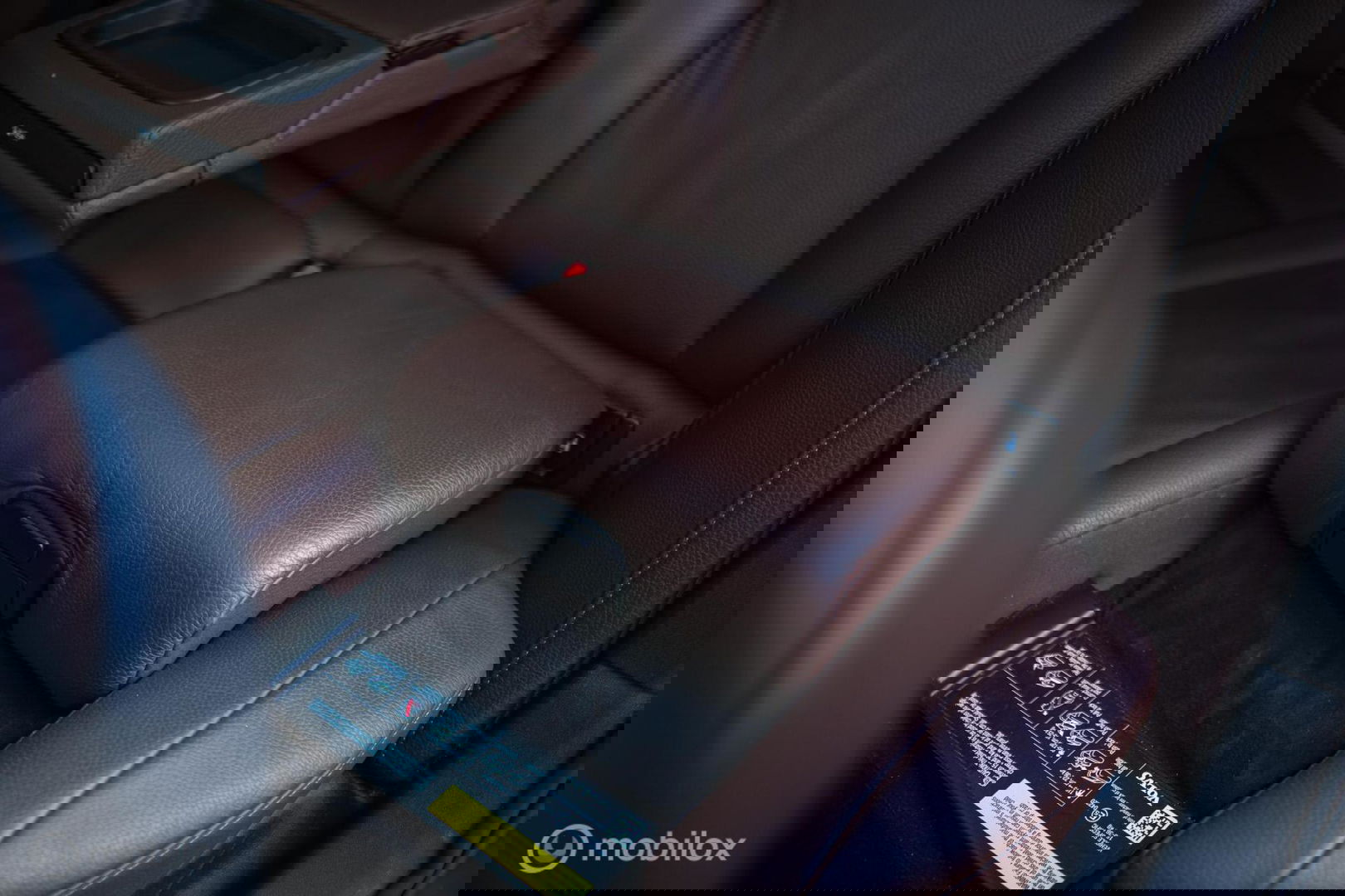 Volvo V90 2.0 T6 AWD Inscription 340 pk | Trekhaak | Panoramadak | Pine Grey | NL auto NAP | Camera | Dealer OH | 1e eigenaar | Zonnescher