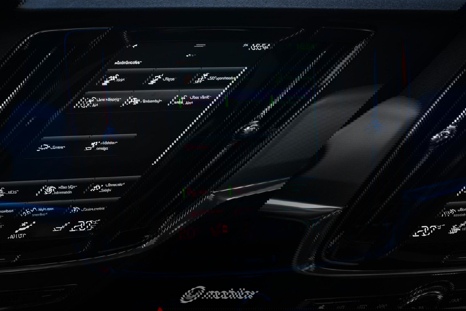 Volvo V90 2.0 T6 AWD Inscription 340 pk | Trekhaak | Panoramadak | Pine Grey | NL auto NAP | Camera | Dealer OH | 1e eigenaar | Zonnescher
