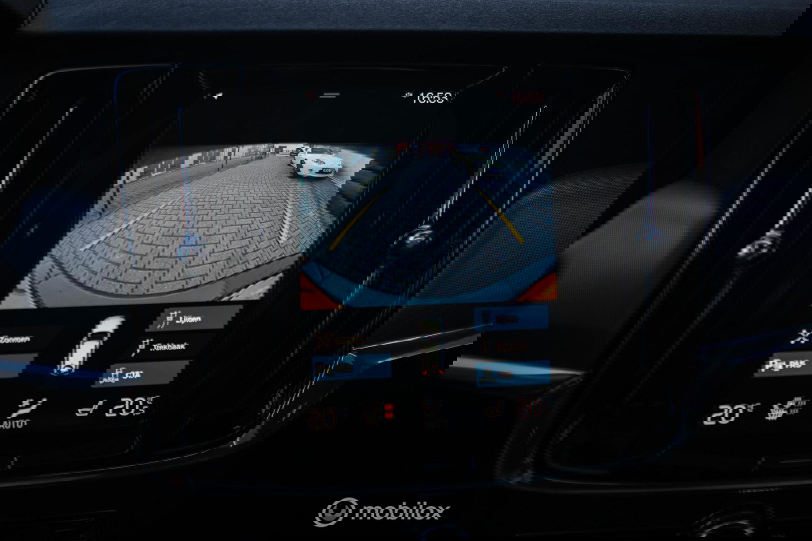 Volvo V90 2.0 T6 AWD Inscription 340 pk | Trekhaak | Panoramadak | Pine Grey | NL auto NAP | Camera | Dealer OH | 1e eigenaar | Zonnescher