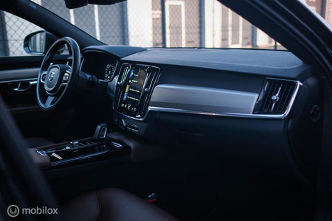 Volvo V90 2.0 T6 AWD Inscription 340 pk | Trekhaak | Panoramadak | Pine Grey | NL auto NAP | Camera | Dealer OH | 1e eigenaar | Zonnescher