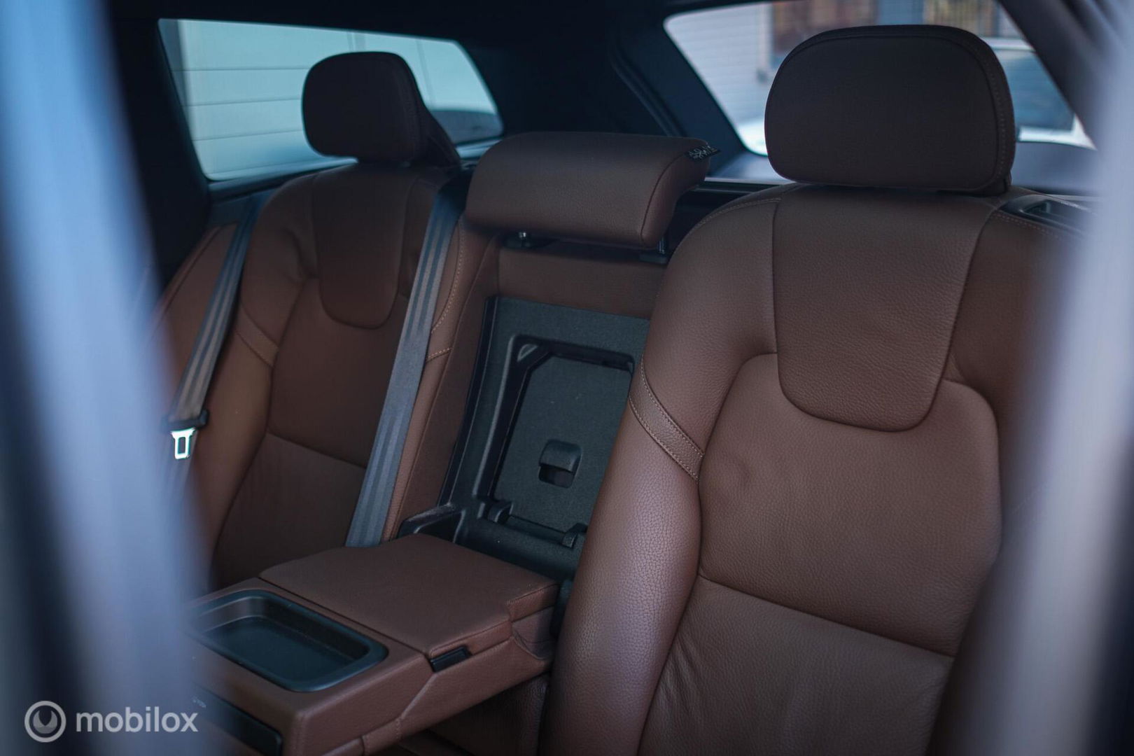 Volvo V90 2.0 T6 AWD Inscription 340 pk | Trekhaak | Panoramadak | Pine Grey | NL auto NAP | Camera | Dealer OH | 1e eigenaar | Zonnescher