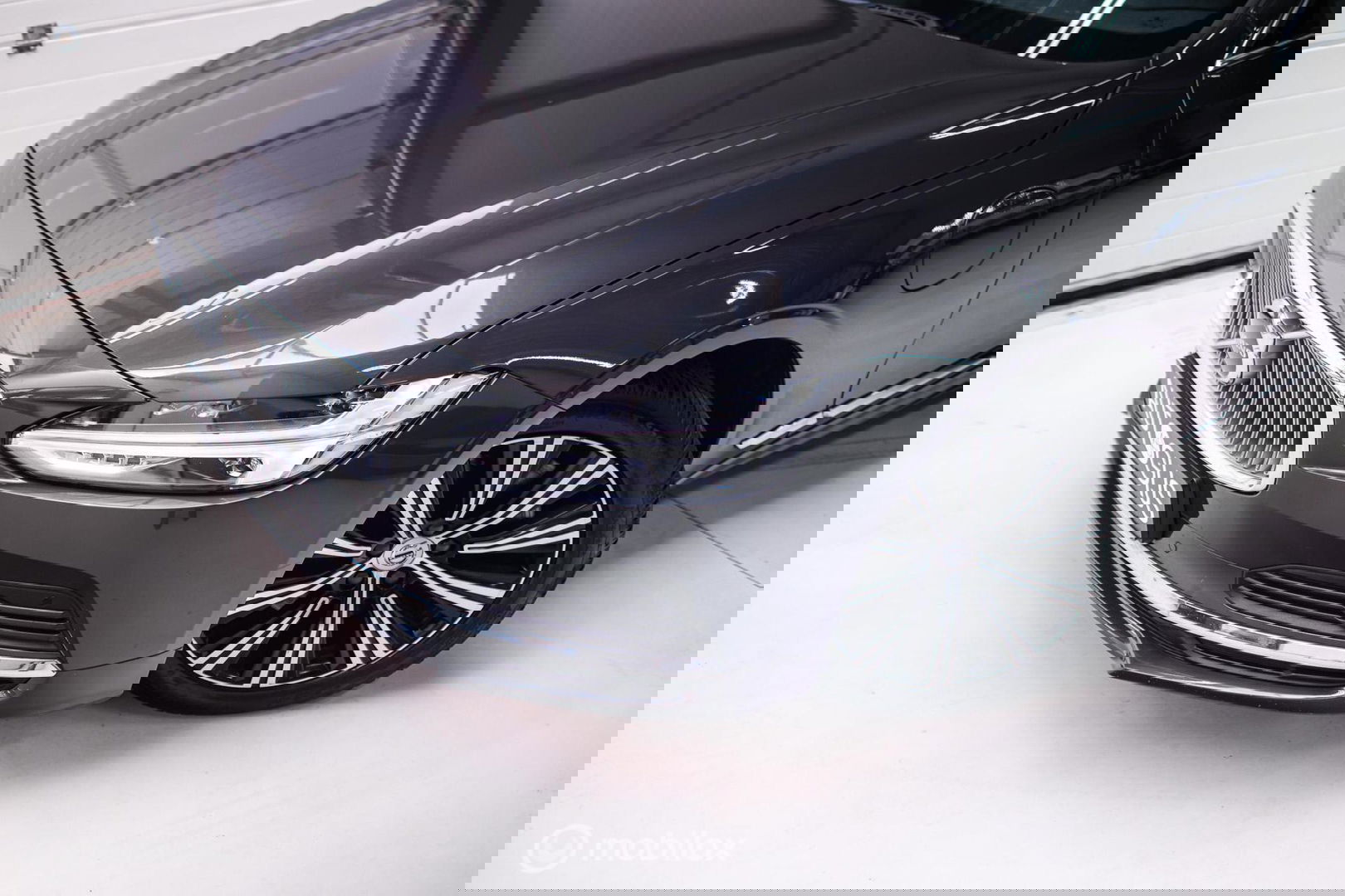 Volvo V90 2.0 T6 AWD Inscription 340 pk | Trekhaak | Panoramadak | Pine Grey | NL auto NAP | Camera | Dealer OH | 1e eigenaar | Zonnescher