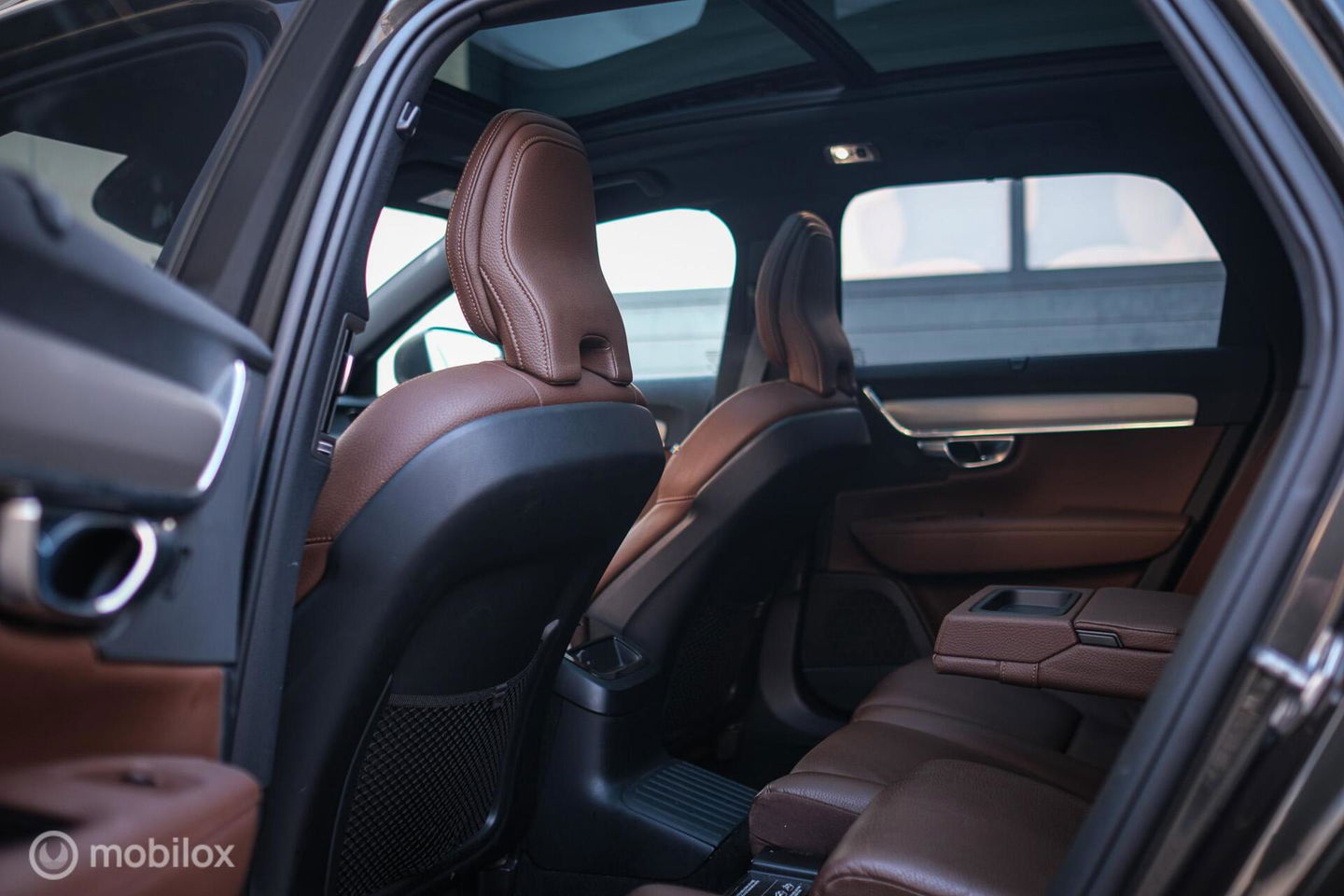 Volvo V90 2.0 T6 AWD Inscription 340 pk | Trekhaak | Panoramadak | Pine Grey | NL auto NAP | Camera | Dealer OH | 1e eigenaar | Zonnescher