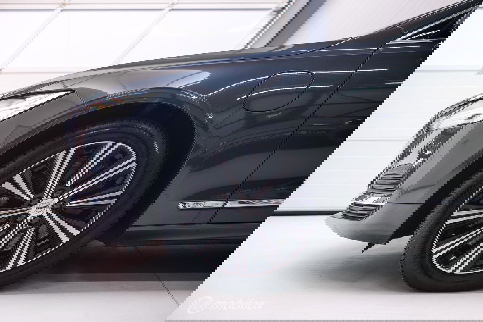 Volvo V90 2.0 T6 AWD Inscription 340 pk | Trekhaak | Panoramadak | Pine Grey | NL auto NAP | Camera | Dealer OH | 1e eigenaar | Zonnescher