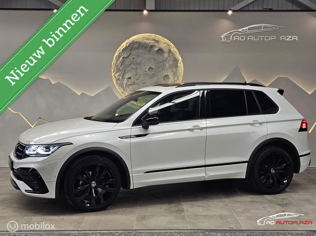 Volkswagen Tiguan - 1.5 TSI 3x R-Line Panorama/HUD/Black Style/Trekhaak