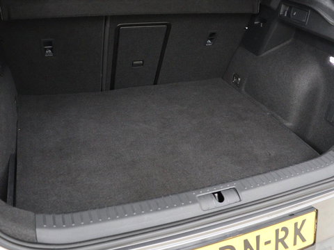 CUPRA Formentor 1.4 eHybrid VZ | SOH 90% | 245pk | Adaptive cruise | Stuurverwarming | Carplay | Sfeerverlichting | Camera | Sportstoelen | Full LED | Half leder | Navigatie | Keyless | PHEV | Plug In