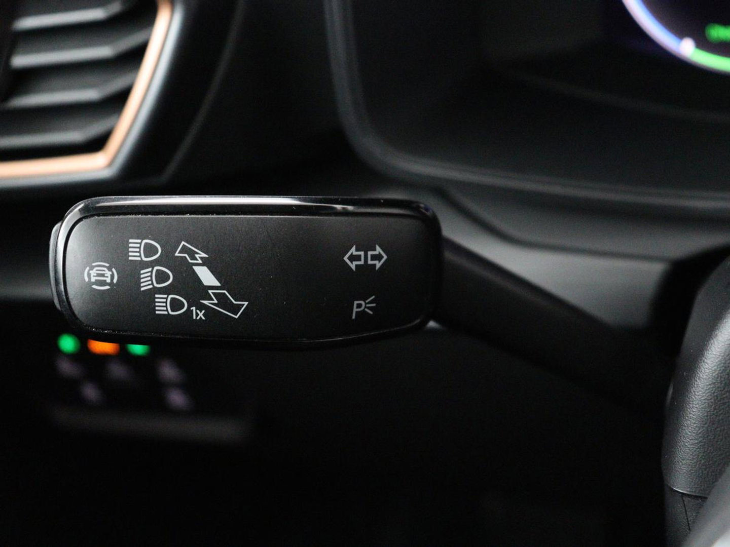 CUPRA Formentor 1.4 eHybrid VZ | SOH 90% | 245pk | Adaptive cruise | Stuurverwarming | Carplay | Sfeerverlichting | Camera | Sportstoelen | Full LED | Half leder | Navigatie | Keyless | PHEV | Plug In