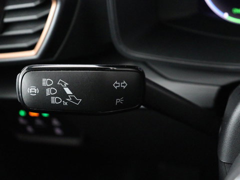 CUPRA Formentor 1.4 eHybrid VZ | SOH 90% | 245pk | Adaptive cruise | Stuurverwarming | Carplay | Sfeerverlichting | Camera | Sportstoelen | Full LED | Half leder | Navigatie | Keyless | PHEV | Plug In