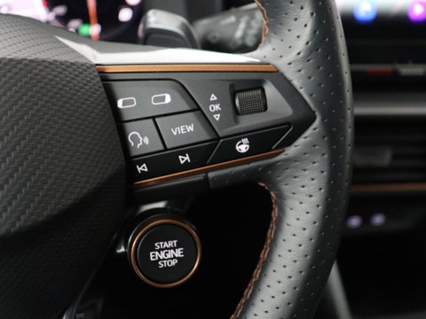 CUPRA Formentor 1.4 eHybrid VZ | SOH 90% | 245pk | Adaptive cruise | Stuurverwarming | Carplay | Sfeerverlichting | Camera | Sportstoelen | Full LED | Half leder | Navigatie | Keyless | PHEV | Plug In