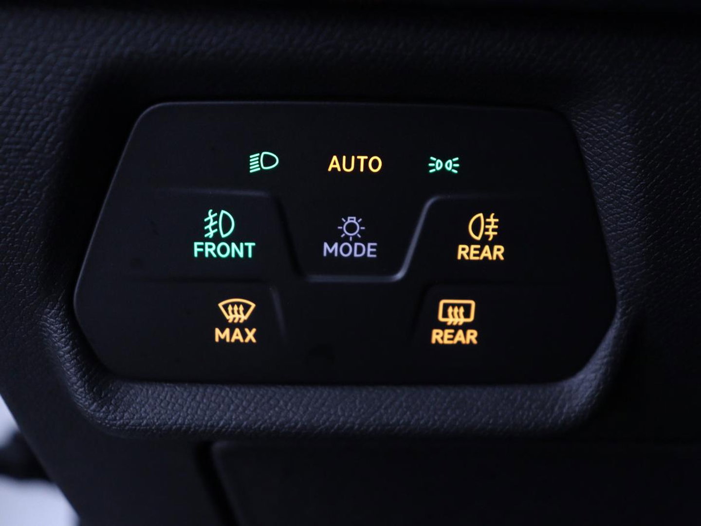 CUPRA Formentor 1.4 eHybrid VZ | SOH 90% | 245pk | Adaptive cruise | Stuurverwarming | Carplay | Sfeerverlichting | Camera | Sportstoelen | Full LED | Half leder | Navigatie | Keyless | PHEV | Plug In