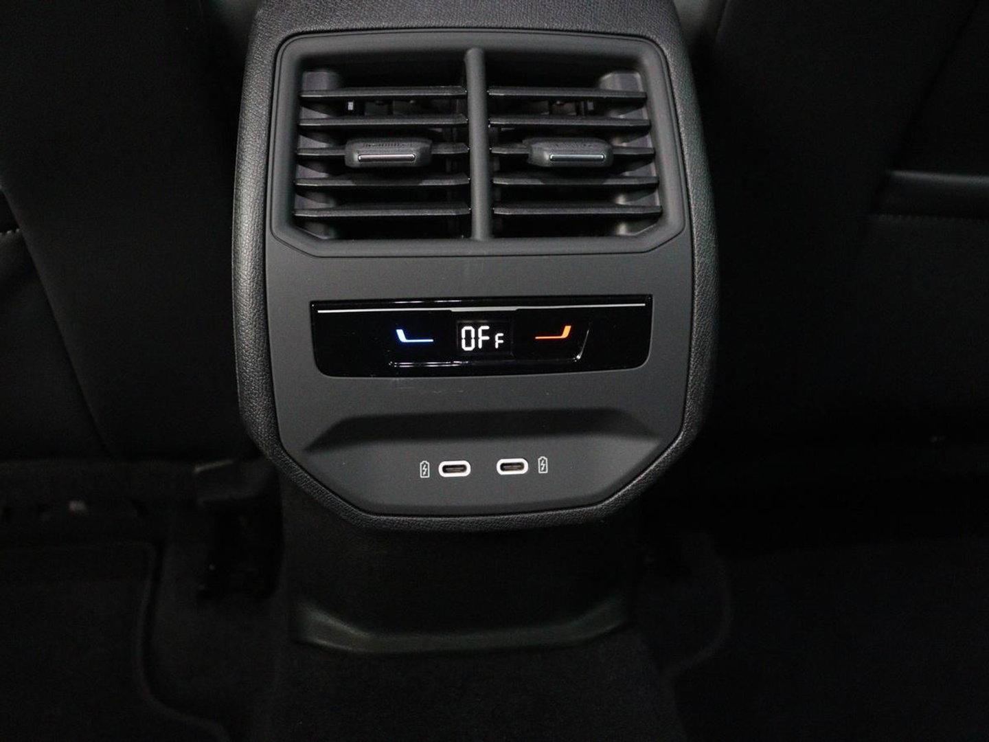 CUPRA Formentor 1.4 eHybrid VZ | SOH 90% | 245pk | Adaptive cruise | Stuurverwarming | Carplay | Sfeerverlichting | Camera | Sportstoelen | Full LED | Half leder | Navigatie | Keyless | PHEV | Plug In