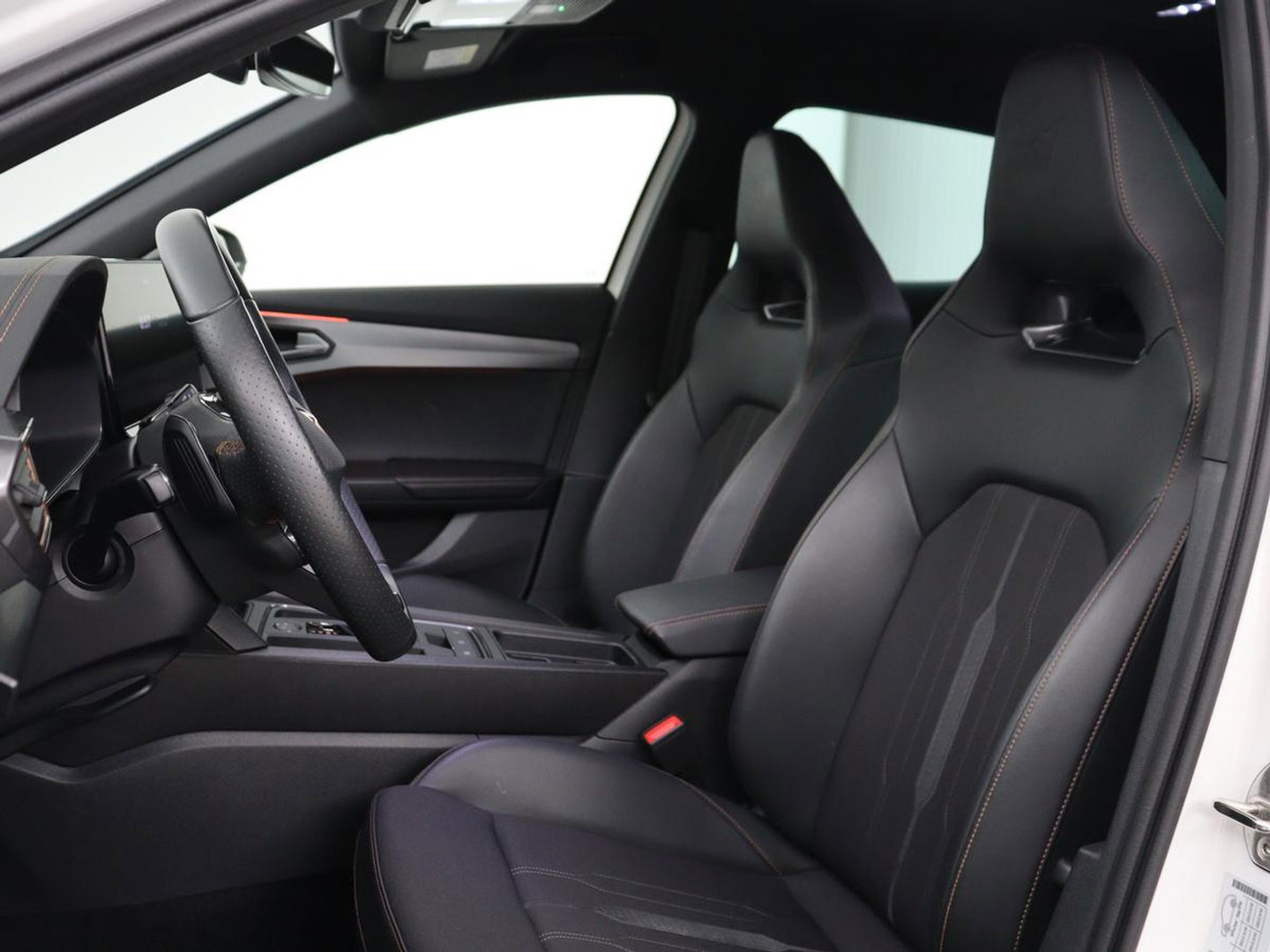 CUPRA Formentor 1.4 eHybrid VZ | SOH 90% | 245pk | Adaptive cruise | Stuurverwarming | Carplay | Sfeerverlichting | Camera | Sportstoelen | Full LED | Half leder | Navigatie | Keyless | PHEV | Plug In