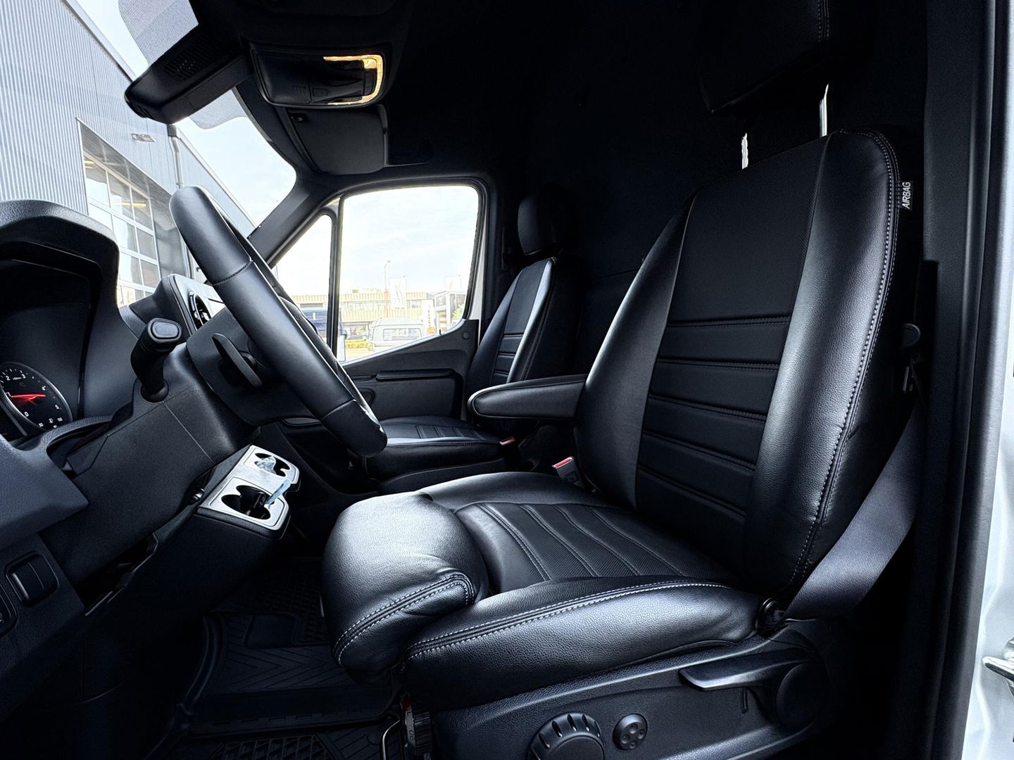 Mercedes-Benz Sprinter 319 CDI L2H2 BPM VRIJ | 4x4 | Chauffeursstoel | CAMERA |