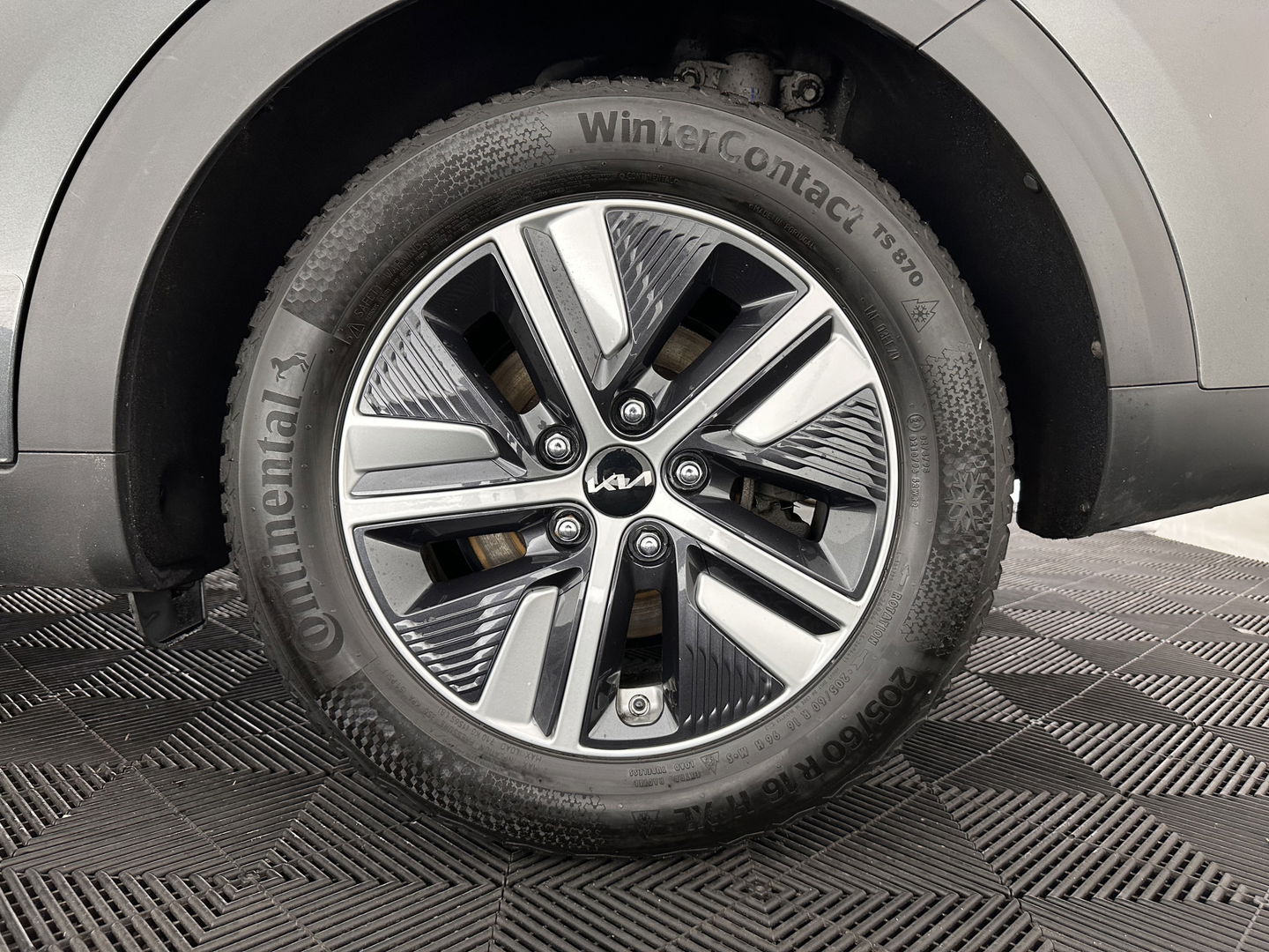 Kia Niro 1.6 GDi Hybrid ExecutiveLine (INCL-BTW) Aut. *PANO |  LEATHER | FULL-LED | NAVI-FULLMAP | DIGI-COCKPIT | HEATED-COMFORTSEATS | CAMERA | DAB+ | KEYLESS | ECC | SHIFTPADDLES | ADAPTIVE-CRUISE | LANE-ASSIST | 16"ALU*